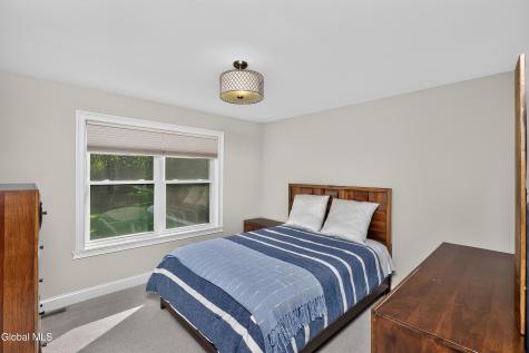6 Wyatts Circle Rensselaer NY 12144