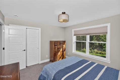 6 Wyatts Circle Rensselaer NY 12144