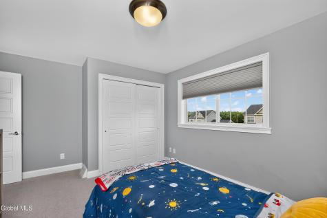 6 Wyatts Circle Rensselaer NY 12144