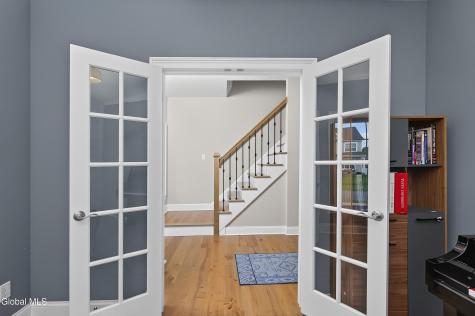 6 Wyatts Circle Rensselaer NY 12144