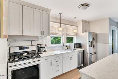 942 Myrtle Avenue Albany NY 12208