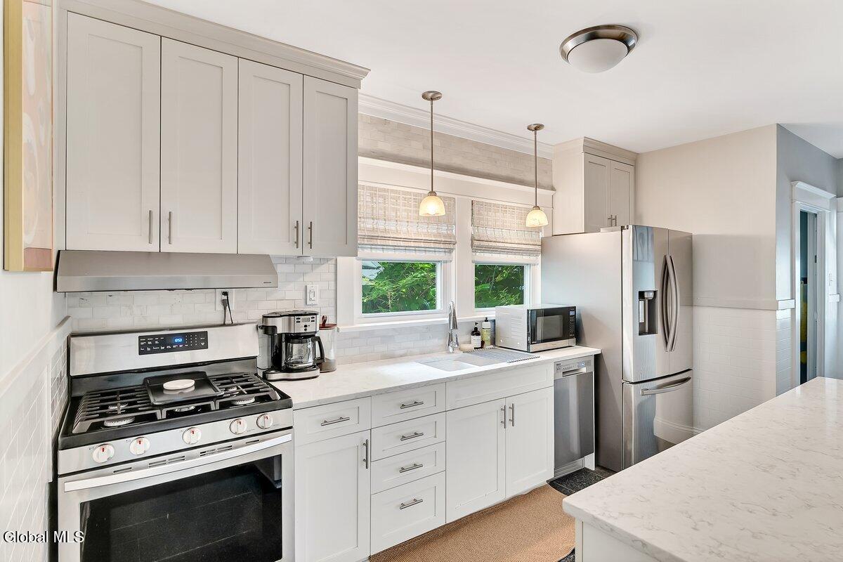 942 Myrtle Avenue Albany NY 12208