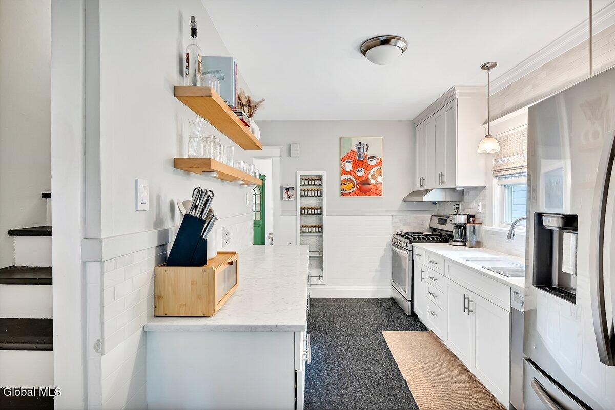 942 Myrtle Avenue Albany NY 12208