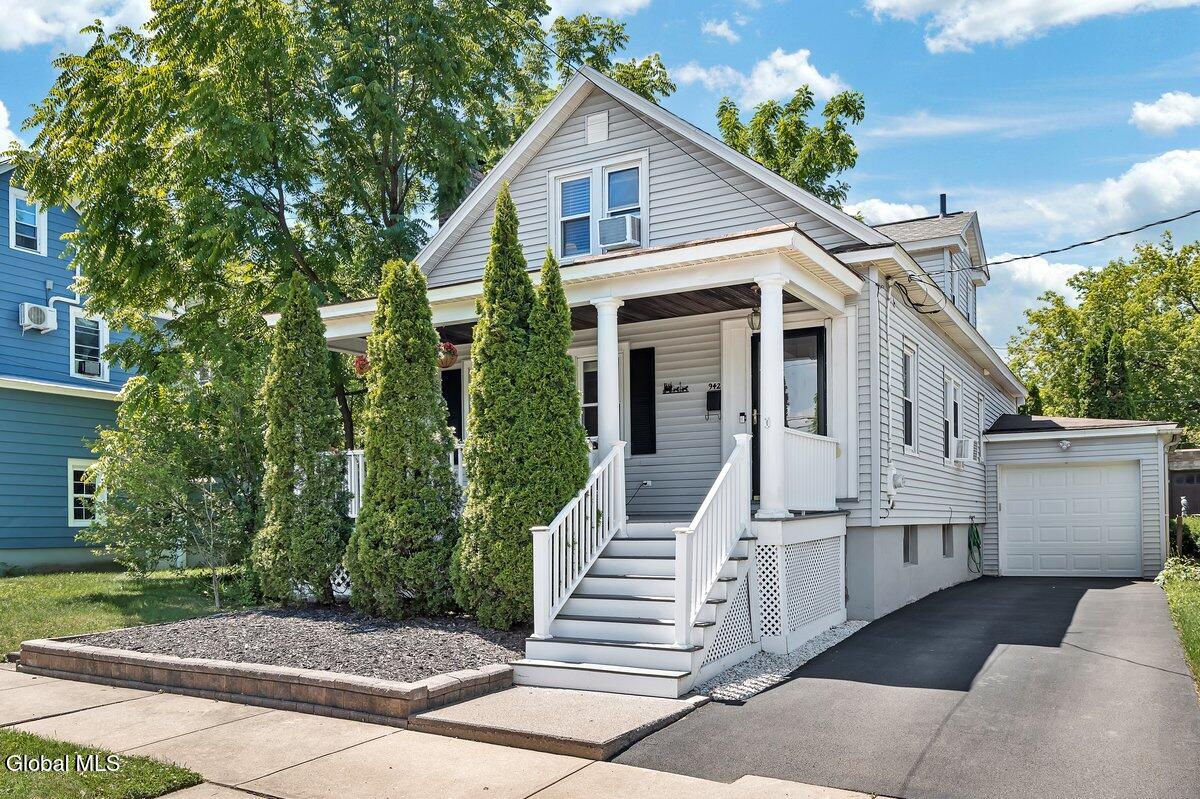 942 Myrtle Avenue Albany NY 12208