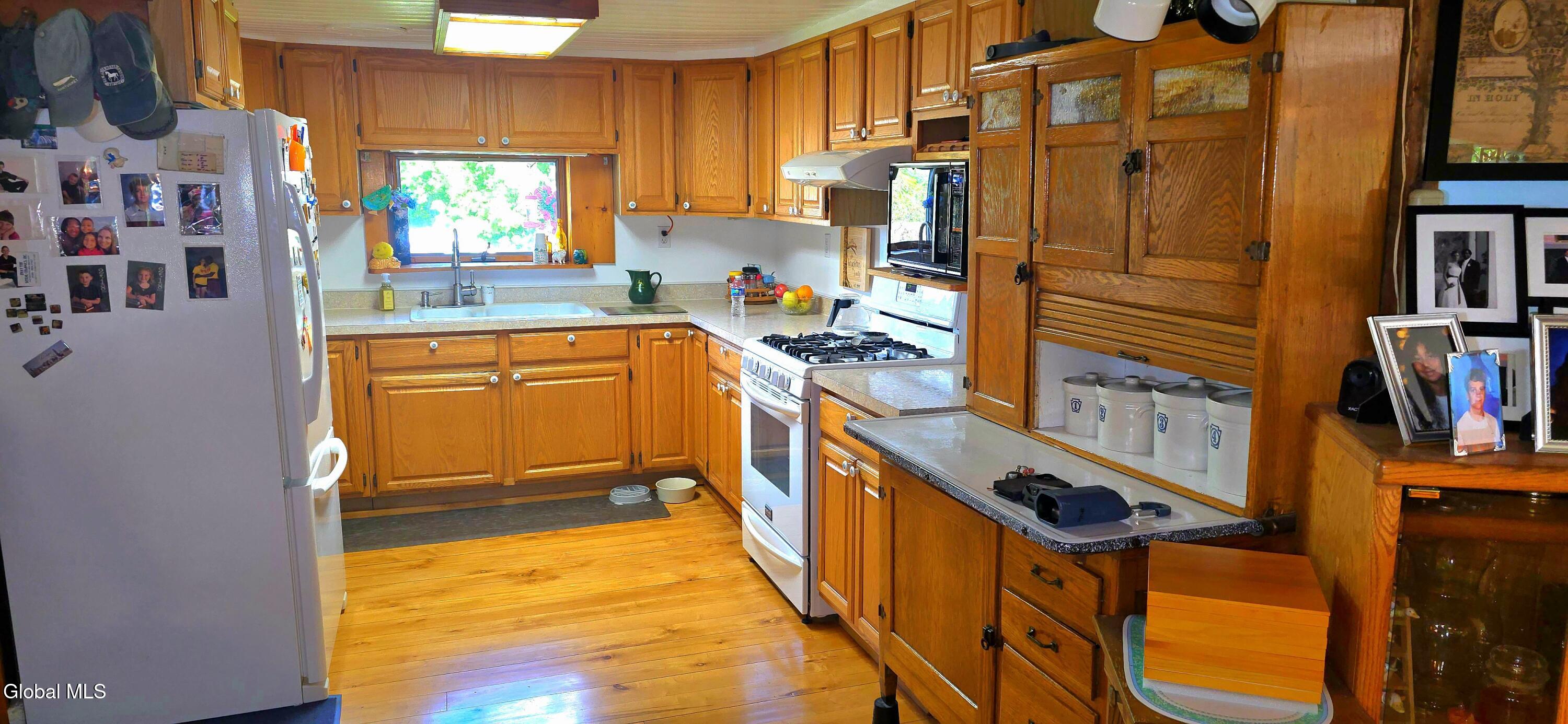 706 E Lykers Road Sprakers NY 12166