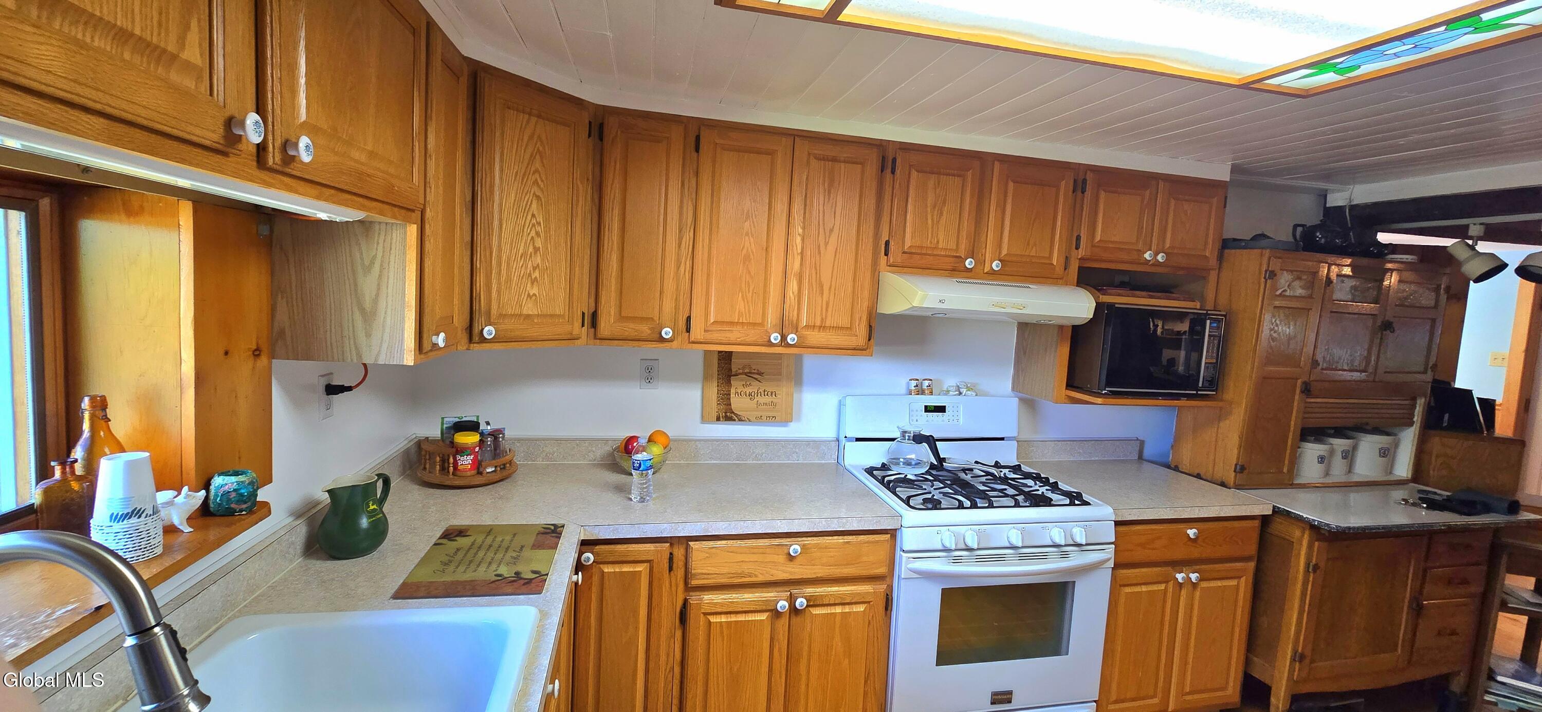 706 E Lykers Road Sprakers NY 12166