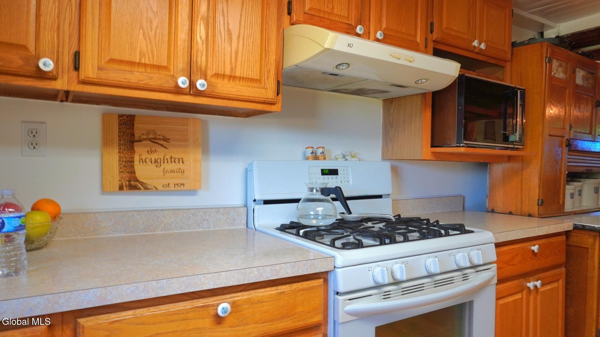 706 E Lykers Road Sprakers NY 12166