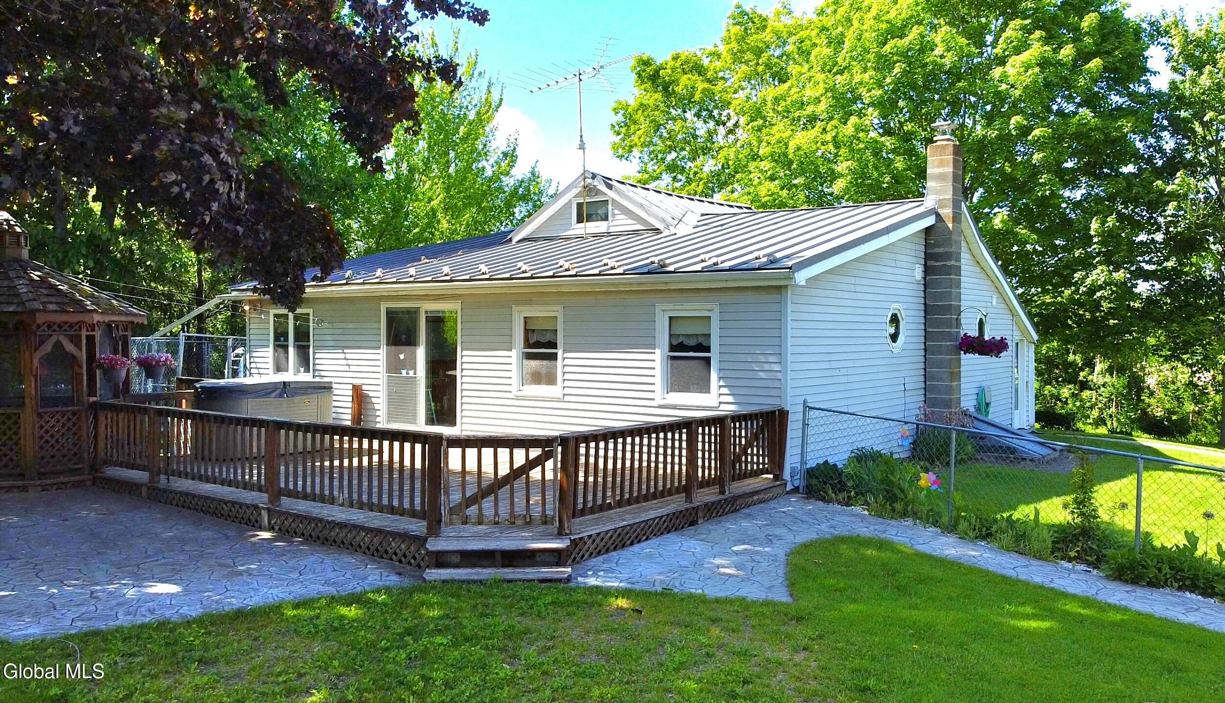 706 E Lykers Road Sprakers NY 12166