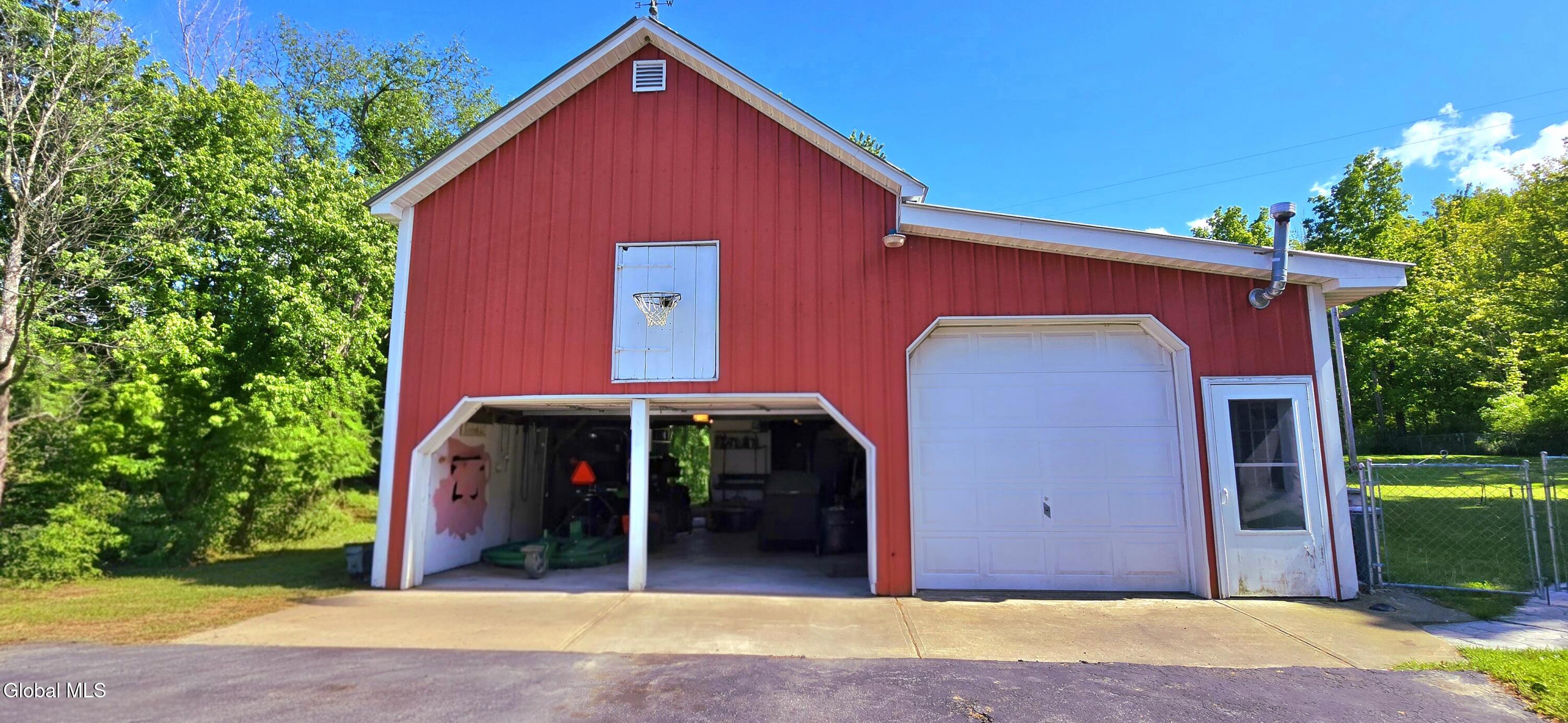 706 E Lykers Road Sprakers NY 12166