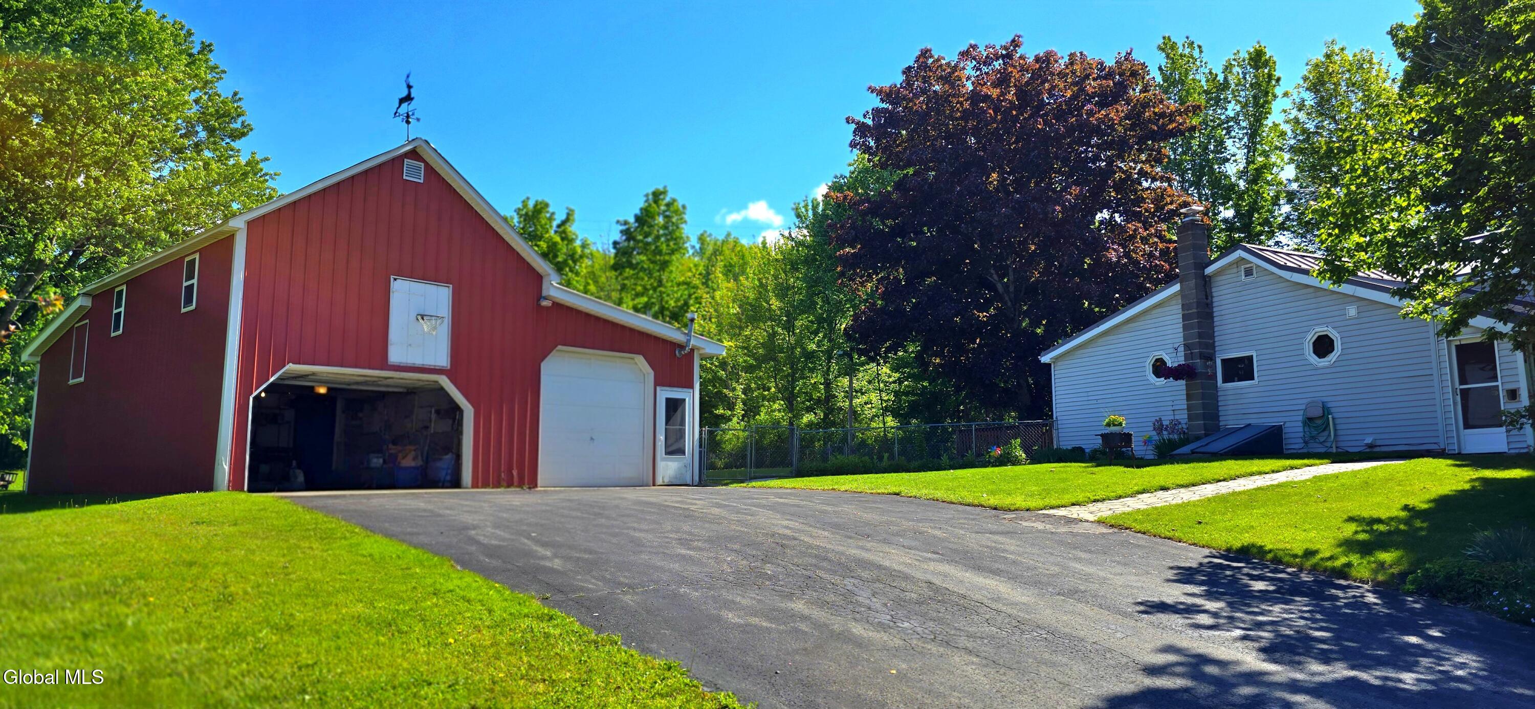 706 E Lykers Road Sprakers NY 12166