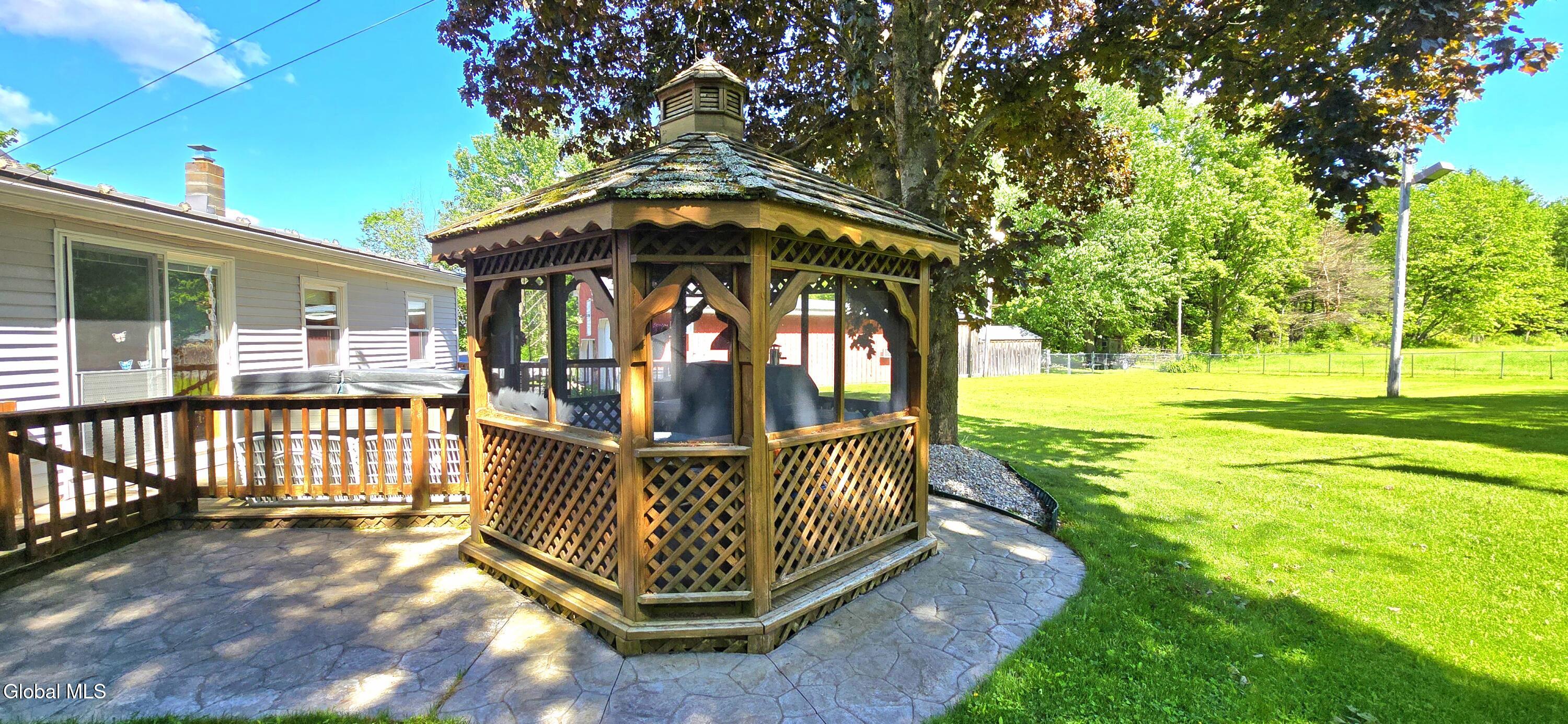 706 E Lykers Road Sprakers NY 12166