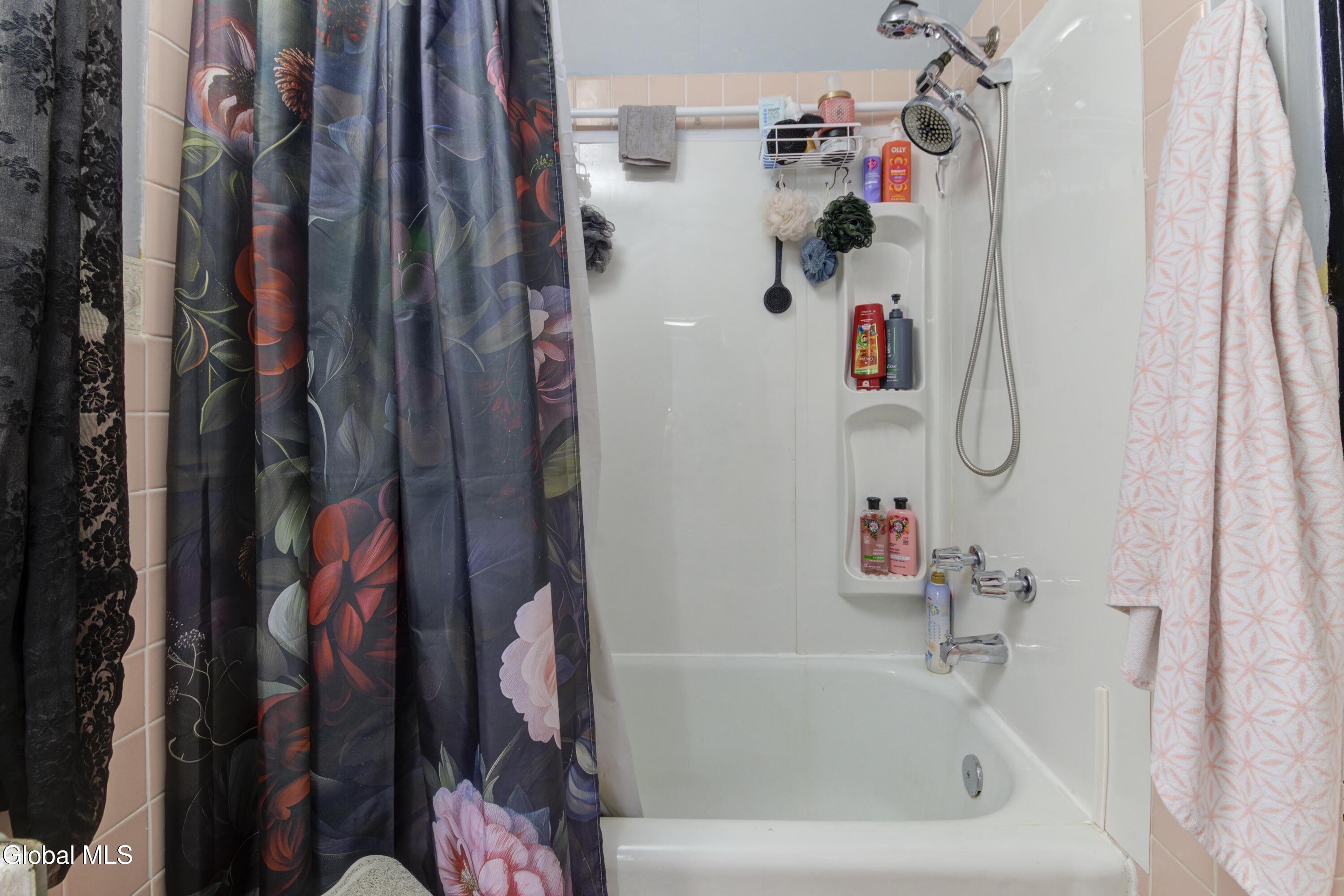 138 5th Avenue Gloversville NY 12078
