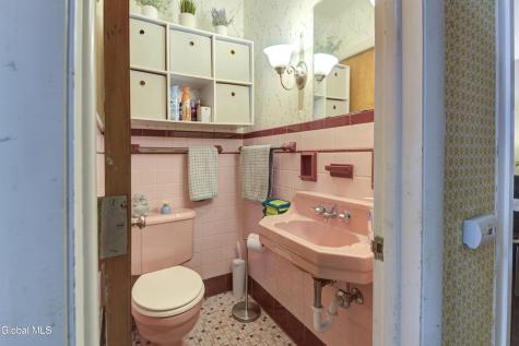 138 5th Avenue Gloversville NY 12078