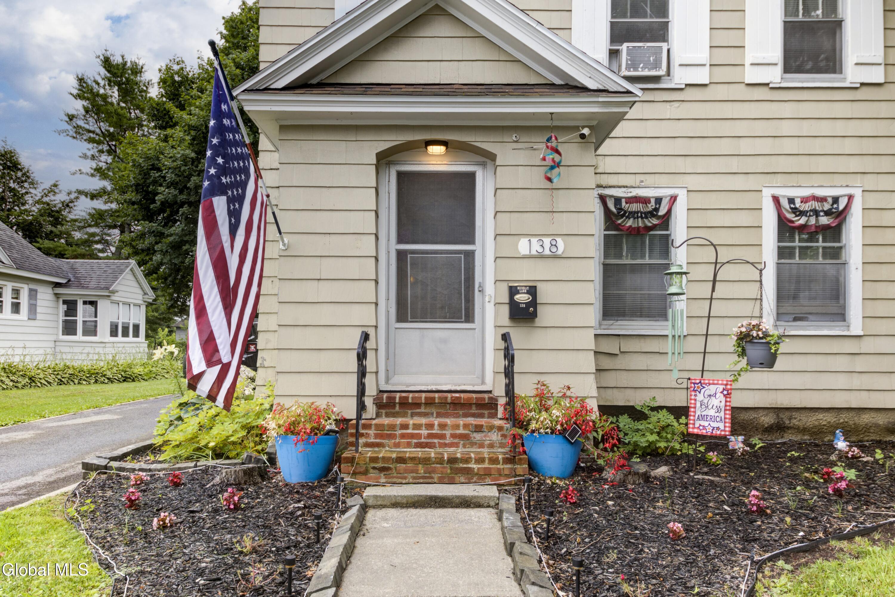 138 5th Avenue Gloversville NY 12078