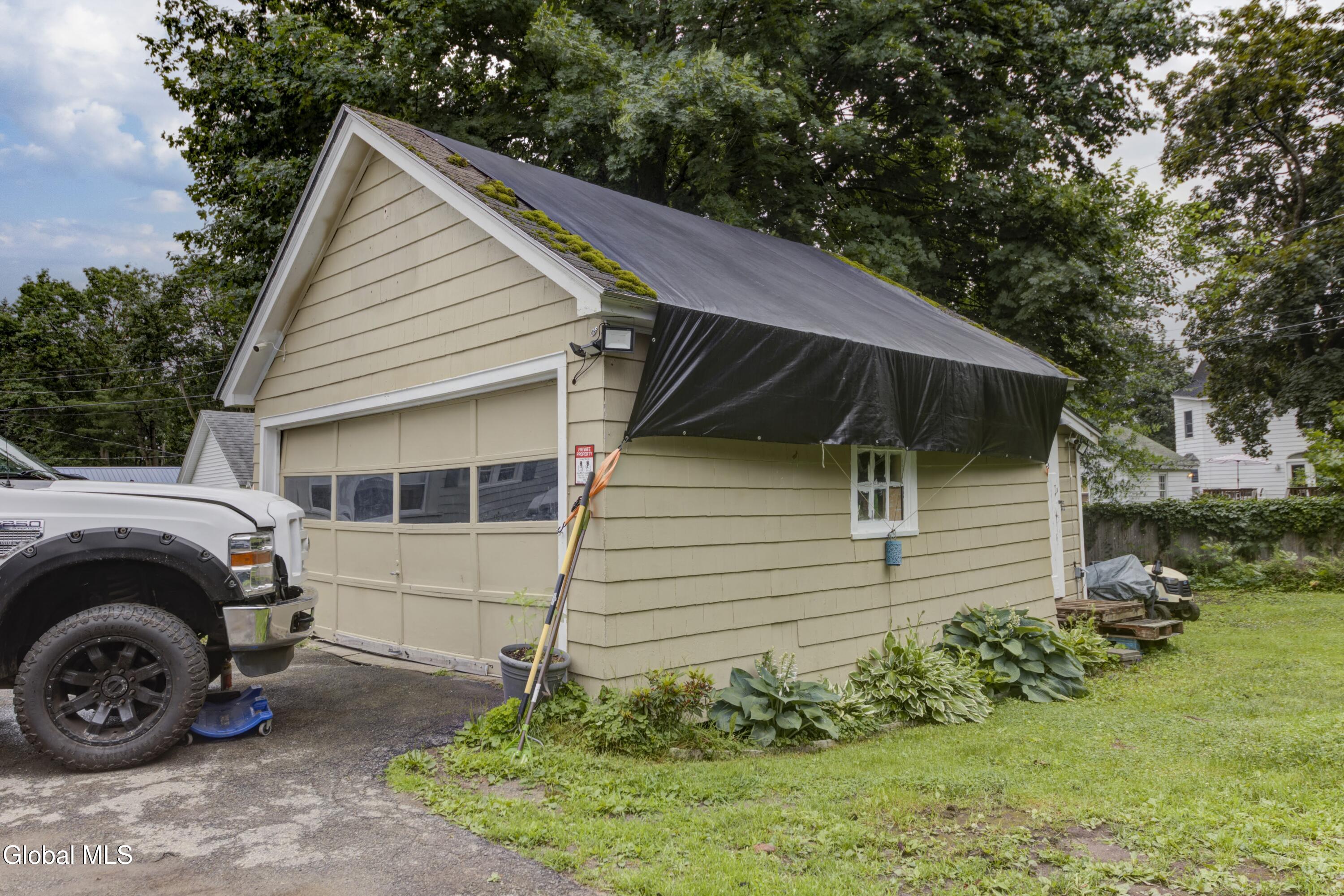138 5th Avenue Gloversville NY 12078