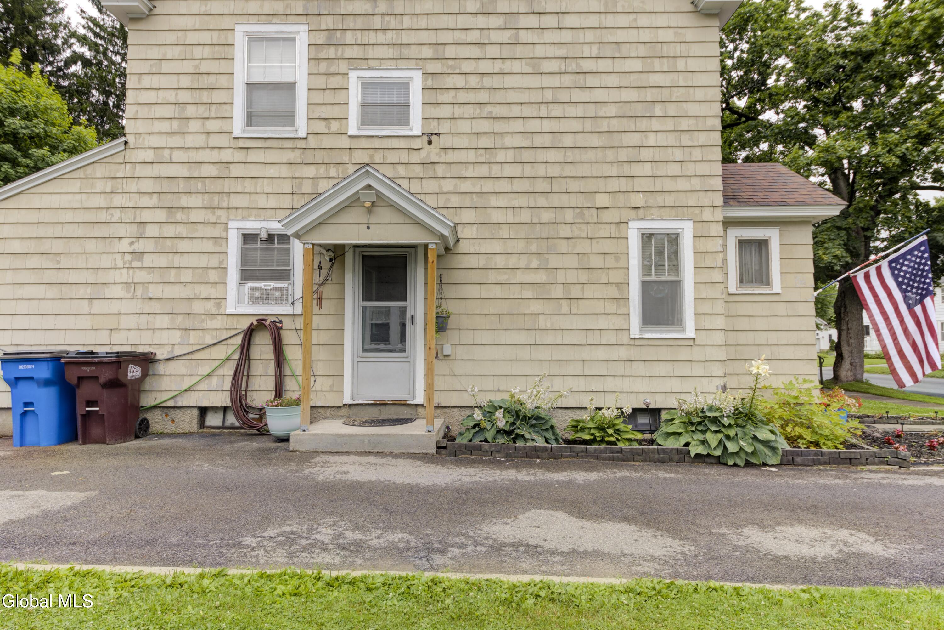 138 5th Avenue Gloversville NY 12078
