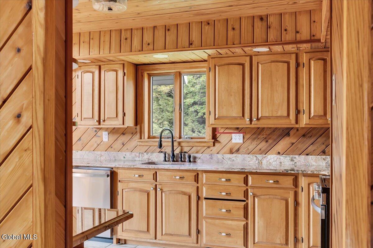 200 Wicked Hollow Way Hampton NY 12837
