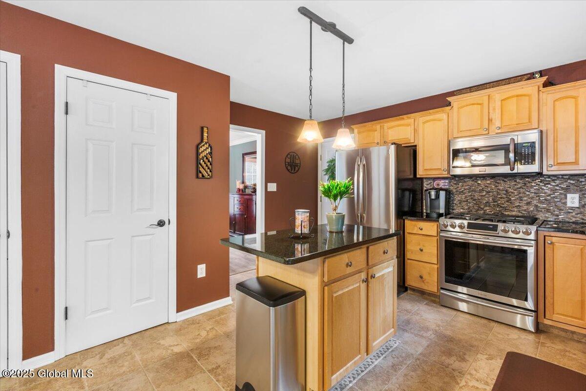 20 Goldfield Lane Rexford NY 12148
