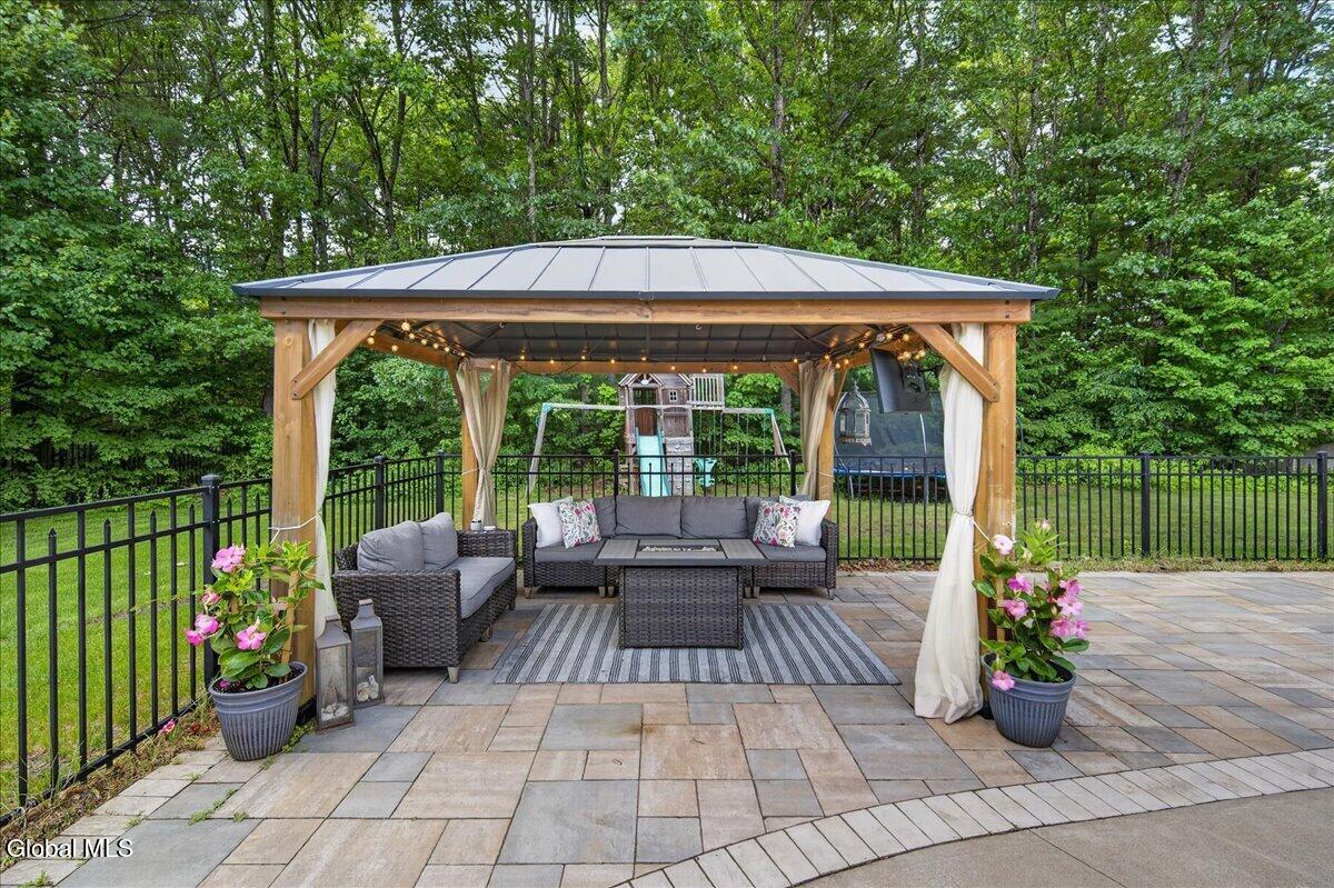 9 Benedict Court Ballston Spa NY 12020