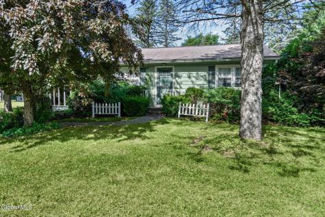 319 Grooms Road Halfmoon NY 12065