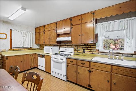 319 Grooms Road Halfmoon NY 12065