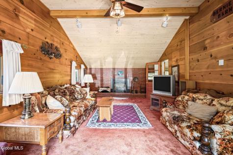 319 Grooms Road Halfmoon NY 12065