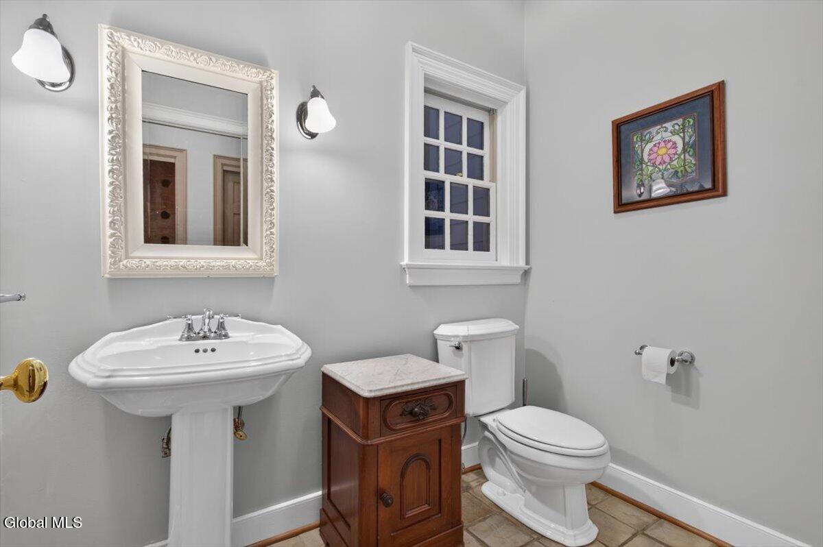 45 Tabor Road Halfmoon NY 12118