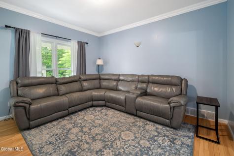 9 Thomas Drive Wynantskill NY 12198