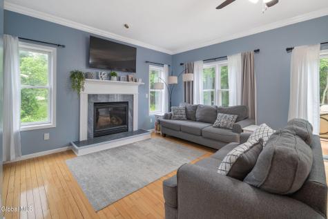 9 Thomas Drive Wynantskill NY 12198