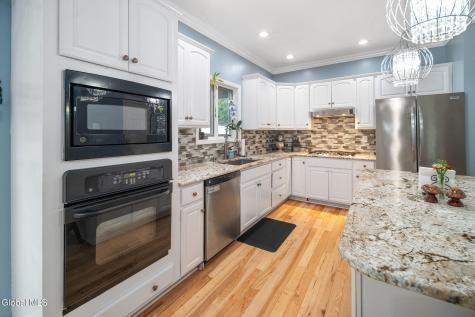 9 Thomas Drive Wynantskill NY 12198