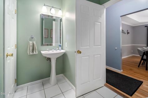9 Thomas Drive Wynantskill NY 12198