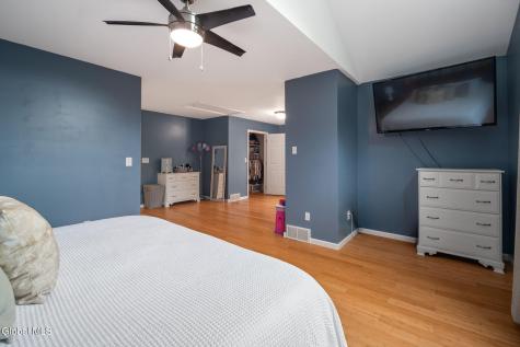9 Thomas Drive Wynantskill NY 12198