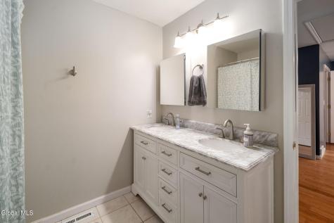 9 Thomas Drive Wynantskill NY 12198
