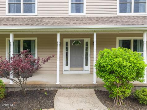 9 Thomas Drive Wynantskill NY 12198