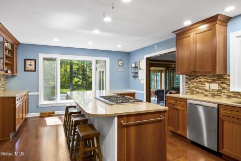 17 Schuyler Hills Road Loudonville NY 12211