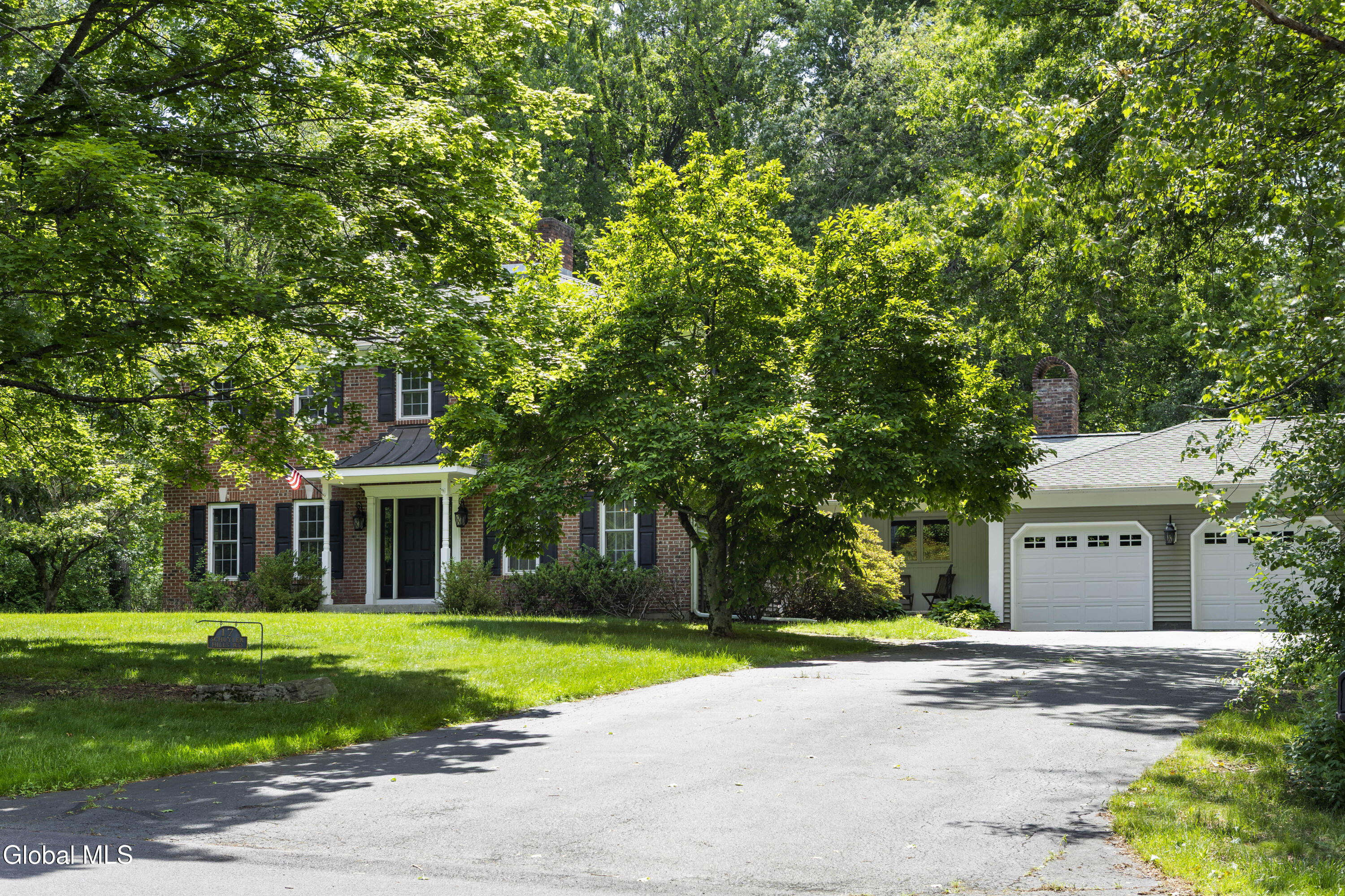 17 Schuyler Hills Road Loudonville NY 12211