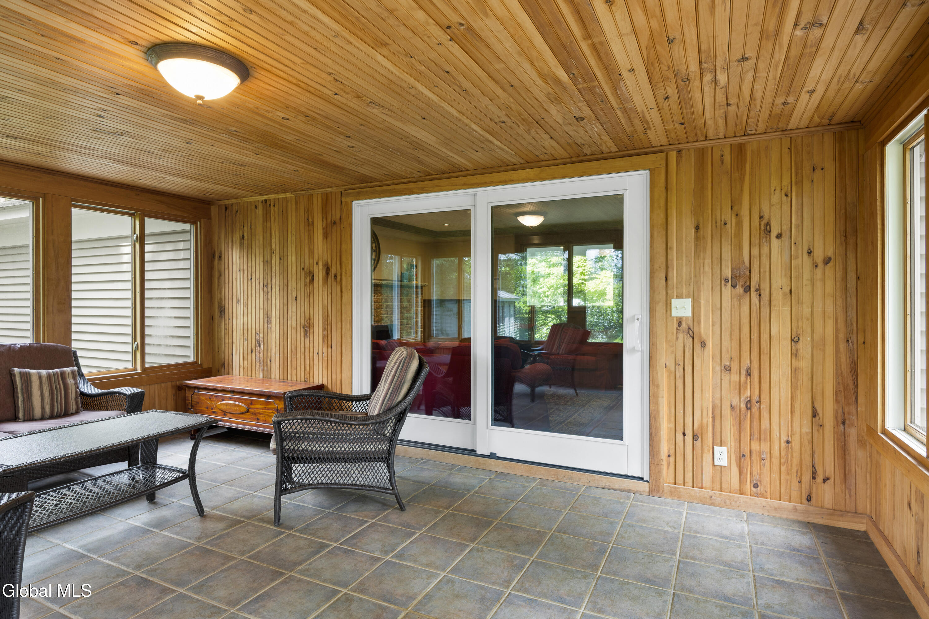 17 Schuyler Hills Road Loudonville NY 12211