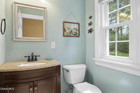 17 Schuyler Hills Road Loudonville NY 12211