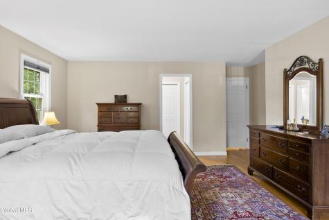 17 Schuyler Hills Road Loudonville NY 12211
