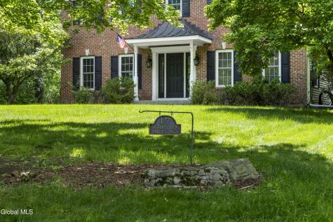 17 Schuyler Hills Road Loudonville NY 12211