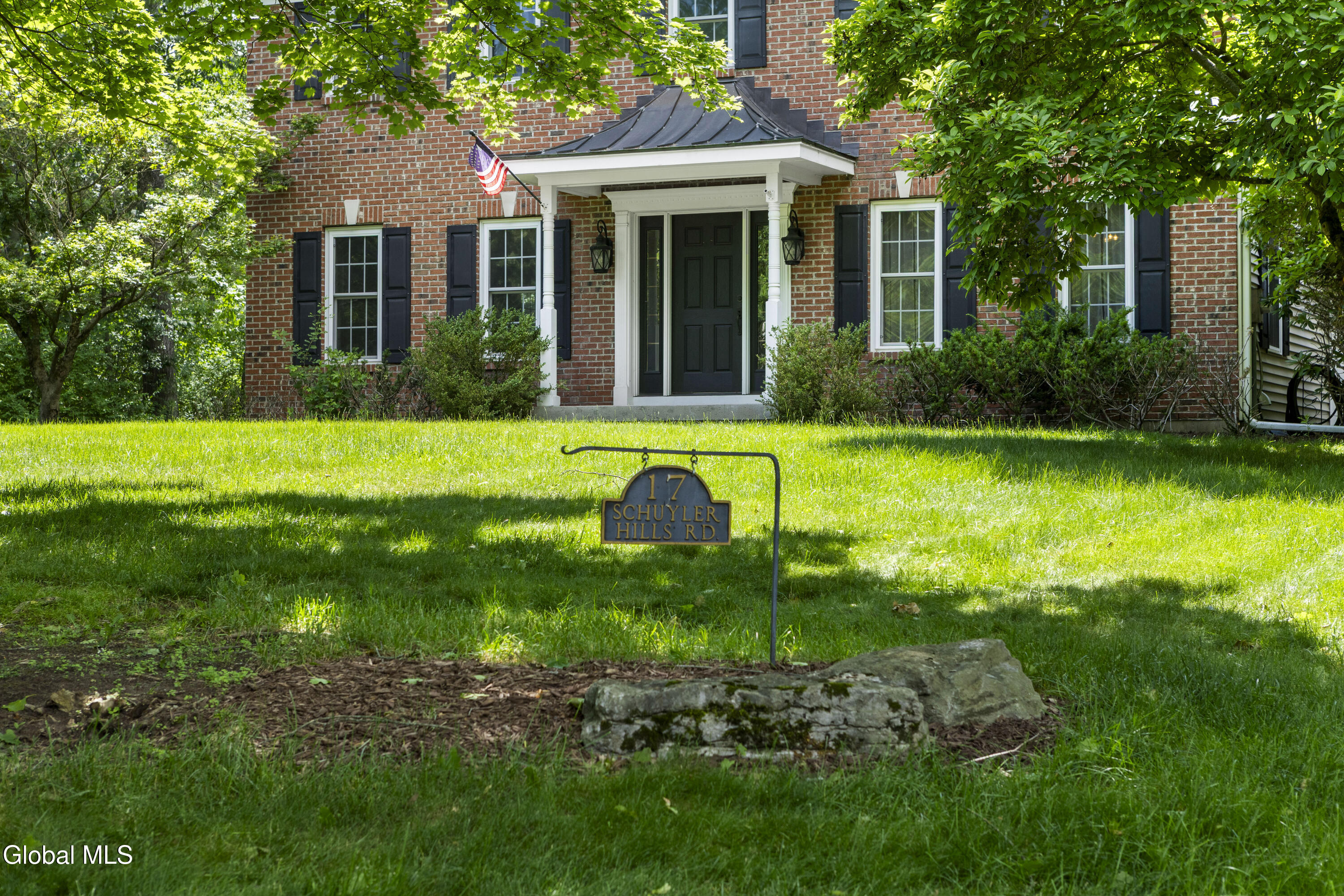 17 Schuyler Hills Road Loudonville NY 12211