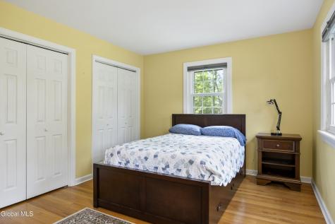 17 Schuyler Hills Road Loudonville NY 12211