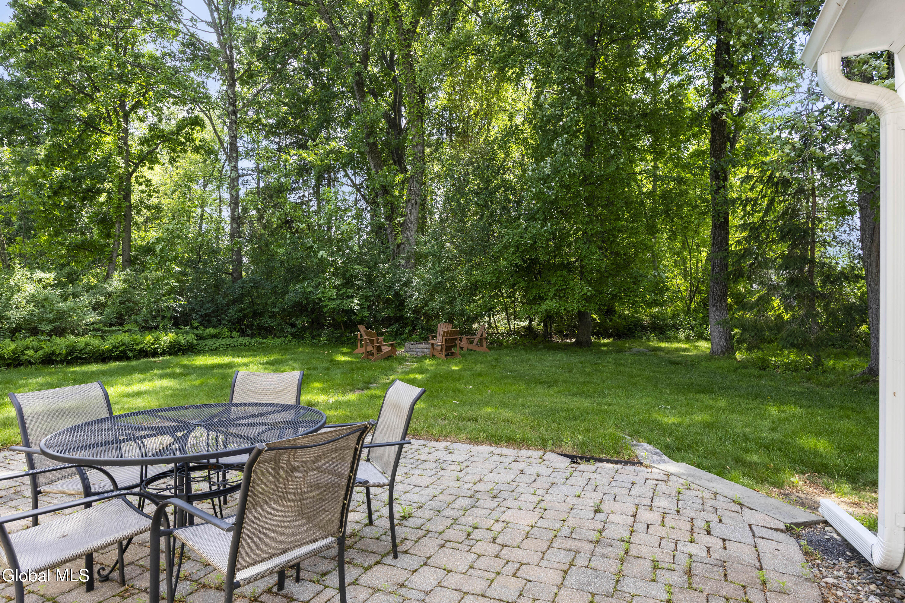 17 Schuyler Hills Road Loudonville NY 12211