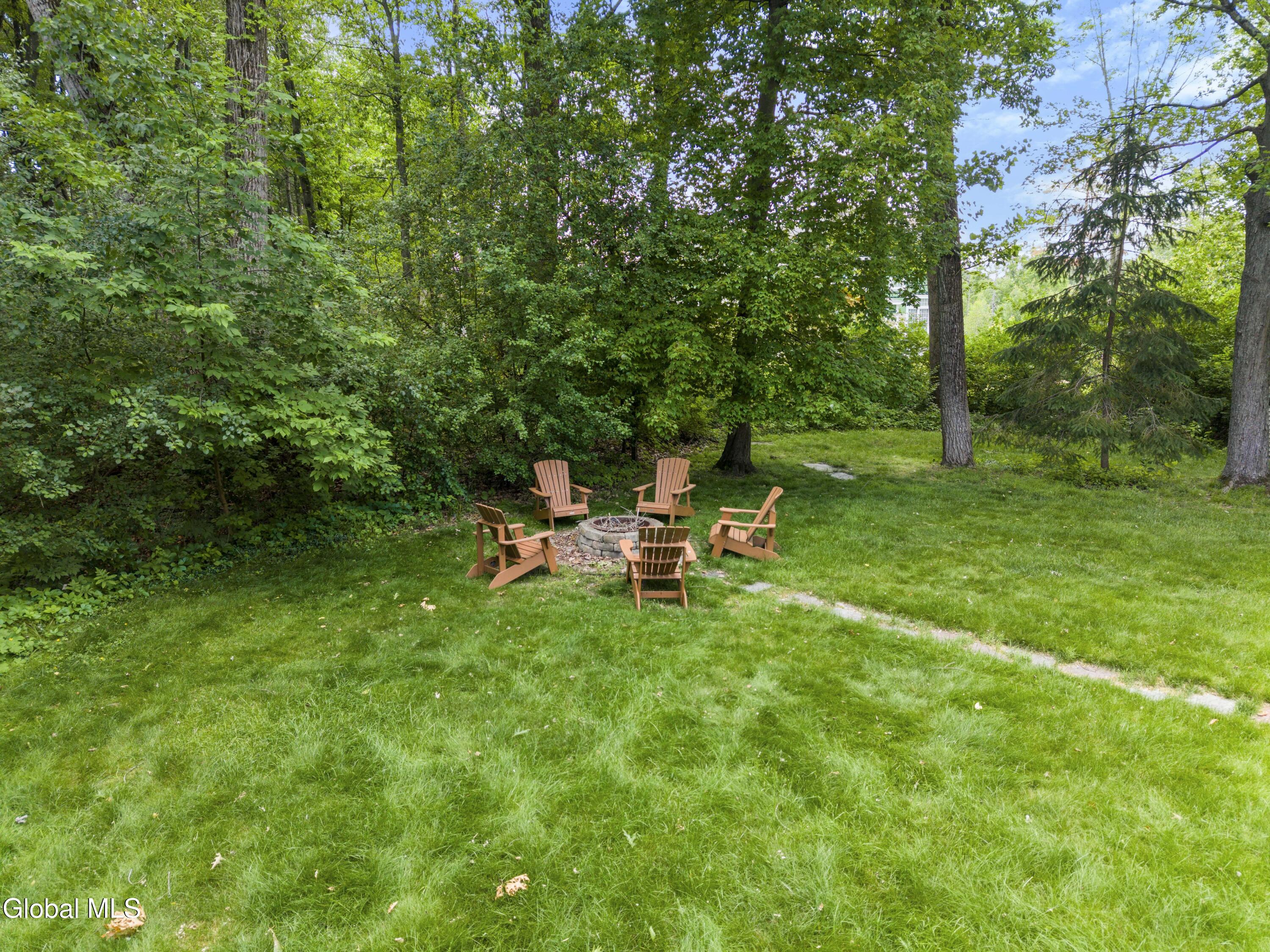 17 Schuyler Hills Road Loudonville NY 12211