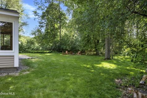 17 Schuyler Hills Road Loudonville NY 12211