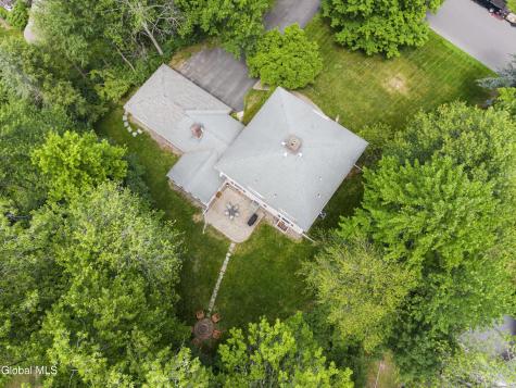 17 Schuyler Hills Road Loudonville NY 12211