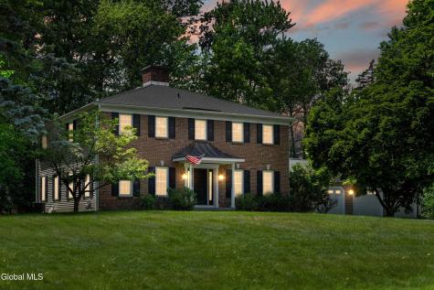 17 Schuyler Hills Road Loudonville NY 12211