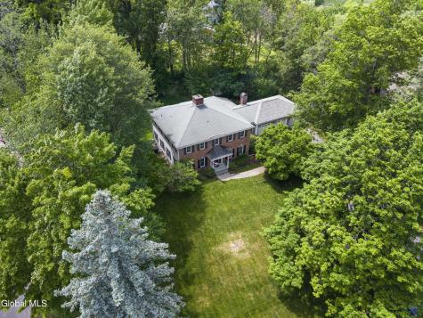 17 Schuyler Hills Road Loudonville NY 12211