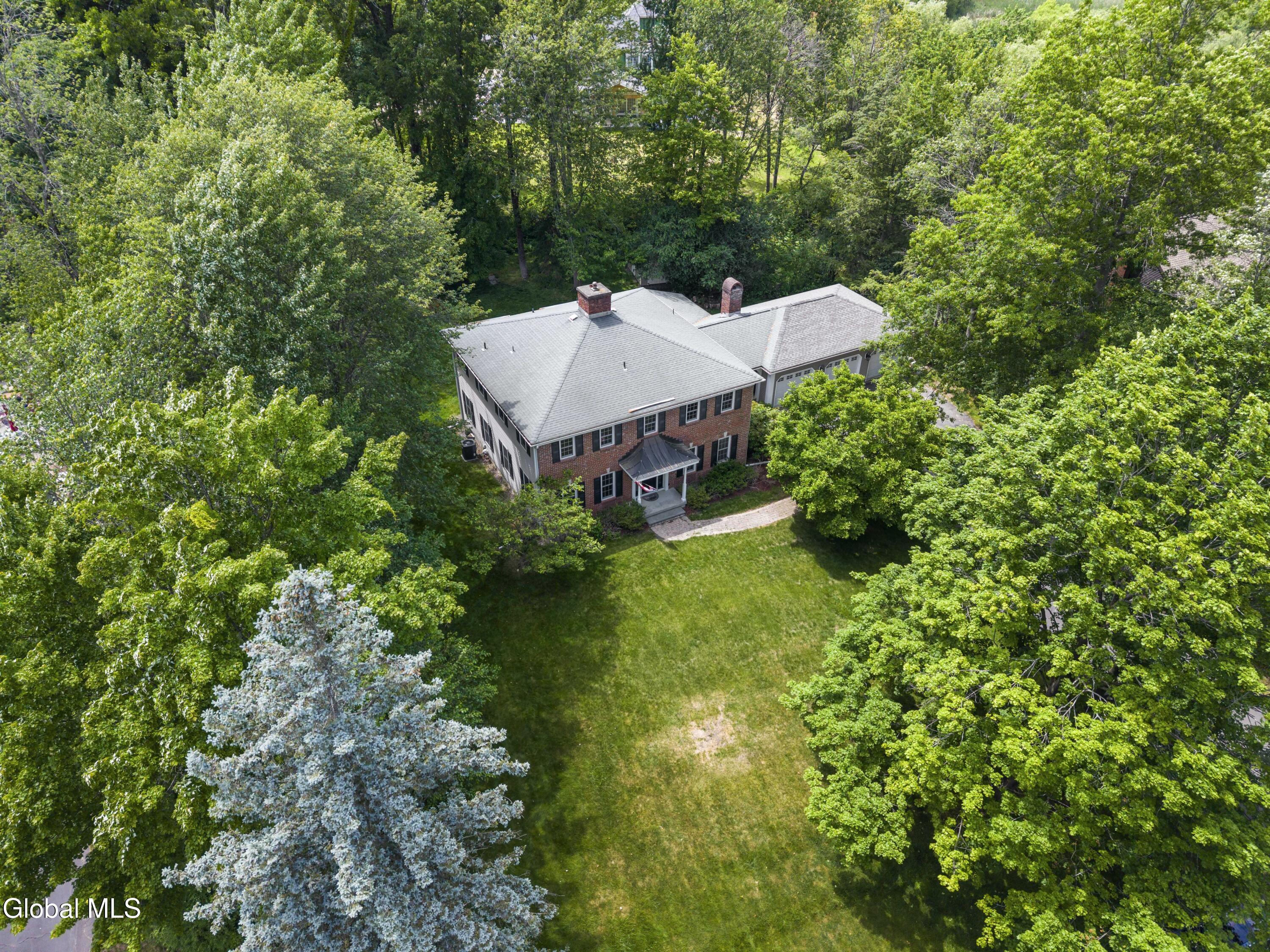 17 Schuyler Hills Road Loudonville NY 12211