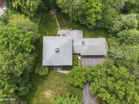 17 Schuyler Hills Road Loudonville NY 12211